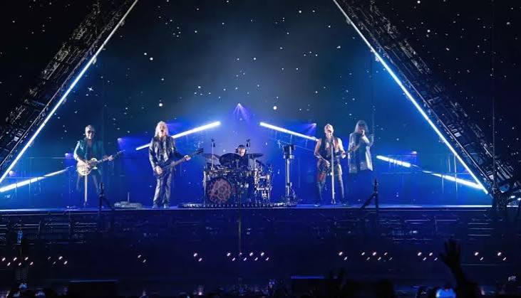 Def Leppard editorial card